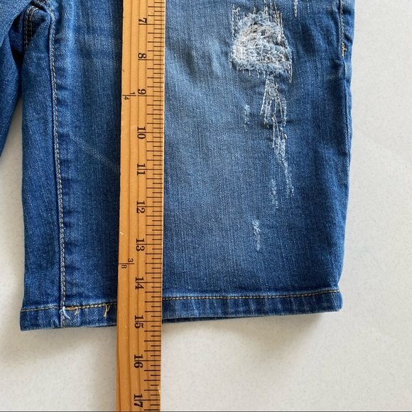 Jolt Lightly Distressed Jean Shorts Size 3 Juniors Medium Dark Wash - Picture 9 of 10